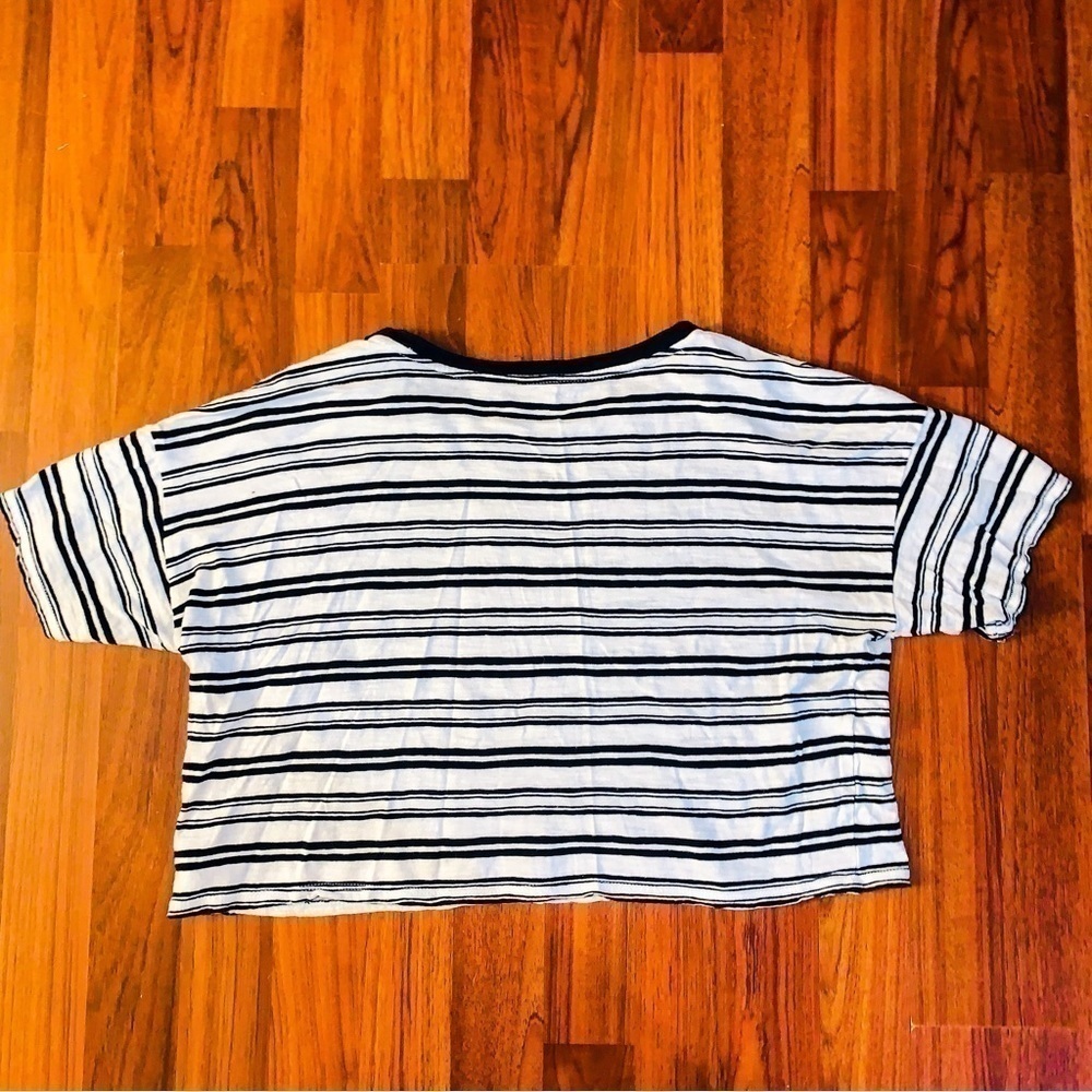American Eagle Women’s Striped Cropped Blouse Size Medium - Picture 6 of 7